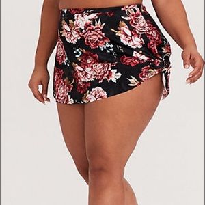 Torrid NWT black floral skirted bikini bottoms